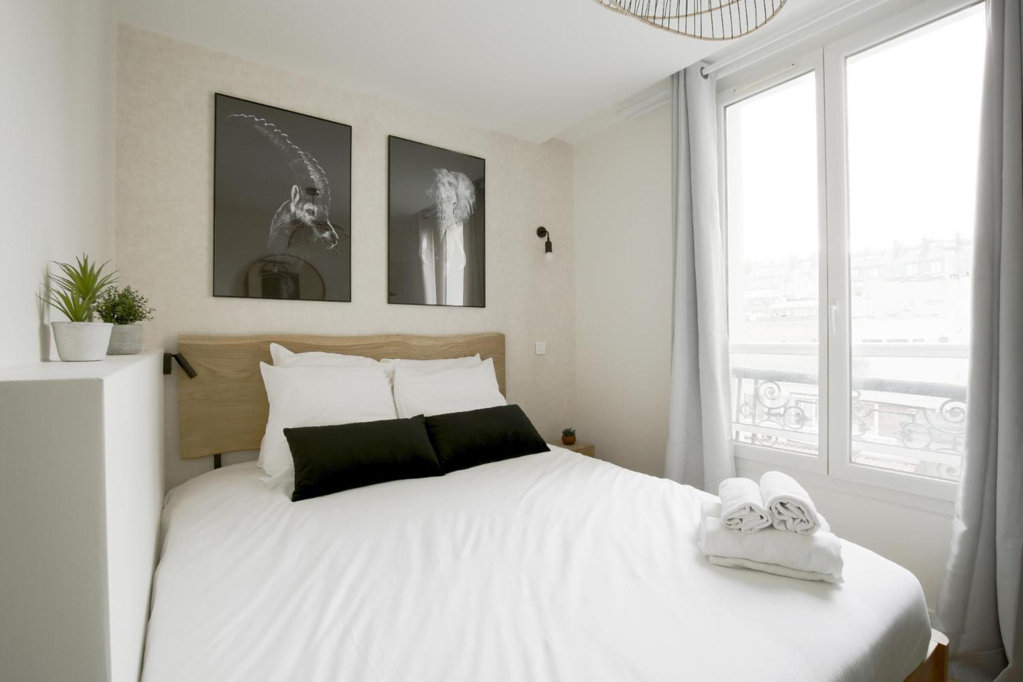Relish Baguette In Light-filled Duplex